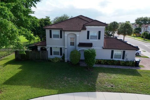 Touwnhouse à Miami, Floride 3 chambres, 155.89 m2 № 2432526