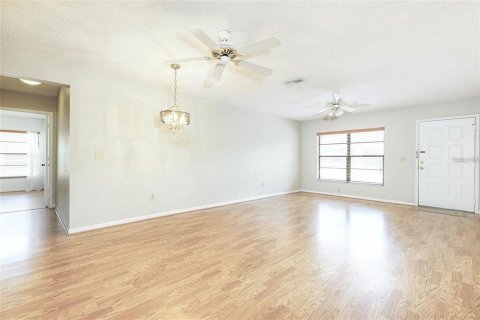 Copropriété à vendre à Tampa, Floride: 2 chambres, 95.88 m2 № 2107125 - photo 8