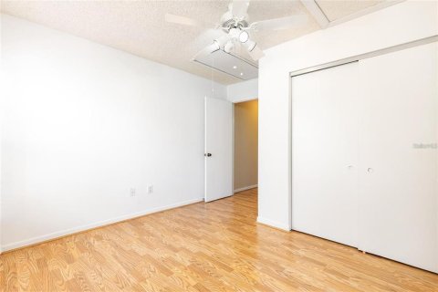 Copropriété à vendre à Tampa, Floride: 2 chambres, 95.88 m2 № 2107125 - photo 10