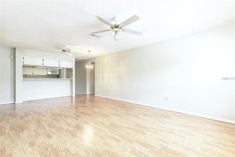 Copropriété à vendre à Tampa, Floride: 2 chambres, 95.88 m2 № 2107125 - photo 6