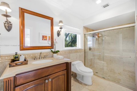 House in Coral Gables, Florida 5 bedrooms, 425.12 sq.m. № 1712960 - photo 20