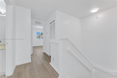 Купить таунхаус в Хомстед, Флорида 3 спальни, 140.19м2, № 1951825 - фото 11