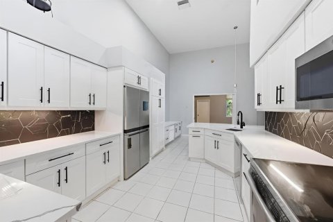 Villa ou maison à vendre à Boca Raton, Floride: 4 chambres, 231.79 m2 № 2246194 - photo 2
