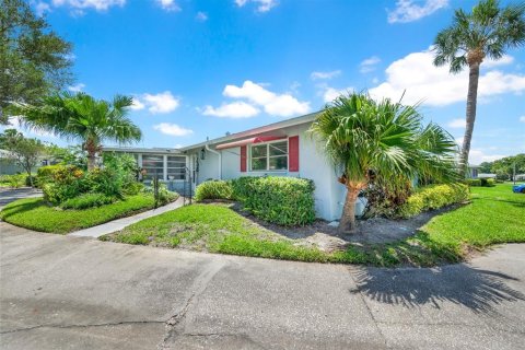 Condo in Palm Harbor, Florida, 2 bedrooms № 2218807