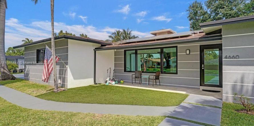 House in Dania Beach, Florida 5 bedrooms, 206.89 sq.m. № 1892876