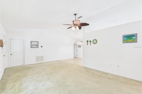 House in Inglis, Florida 3 bedrooms, 137.03 sq.m. № 2222650 - photo 20