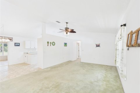 House in Inglis, Florida 3 bedrooms, 137.03 sq.m. № 2222650 - photo 12