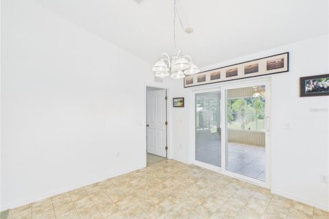 House in Inglis, Florida 3 bedrooms, 137.03 sq.m. № 2222650 - photo 14