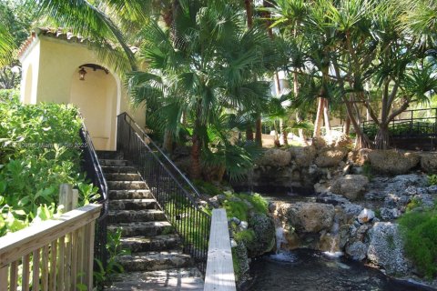 Condo in Miami, Florida, 3 bedrooms  № 1954349 - photo 26