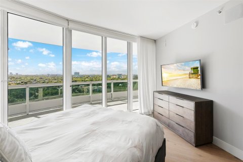 Condo in Miami, Florida, 3 bedrooms  № 1954349 - photo 16