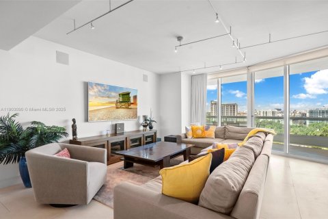 Condo in Miami, Florida, 3 bedrooms  № 1954349 - photo 6