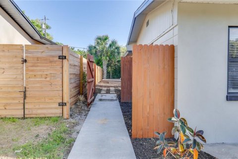House in Winter Park, Florida 4 bedrooms, 151.52 sq.m. № 1673378 - photo 28