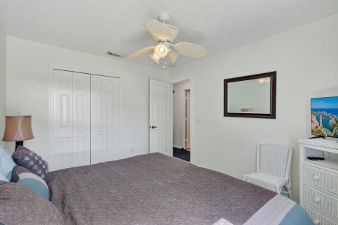 House in St. Lucie, Florida 2 bedrooms, 131.92 sq.m. № 2184482 - photo 22