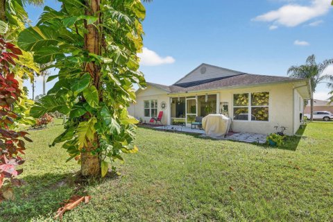 House in St. Lucie, Florida 2 bedrooms, 131.92 sq.m. № 2184482 - photo 27