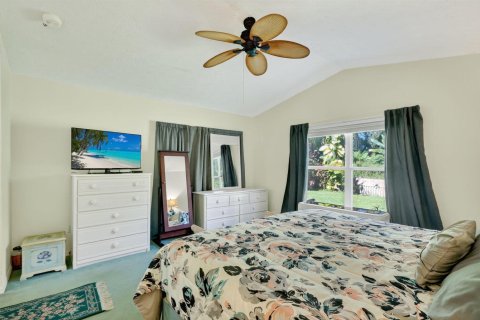 House in St. Lucie, Florida 2 bedrooms, 131.92 sq.m. № 2184482 - photo 17