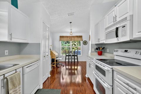 House in St. Lucie, Florida 2 bedrooms, 131.92 sq.m. № 2184482 - photo 8