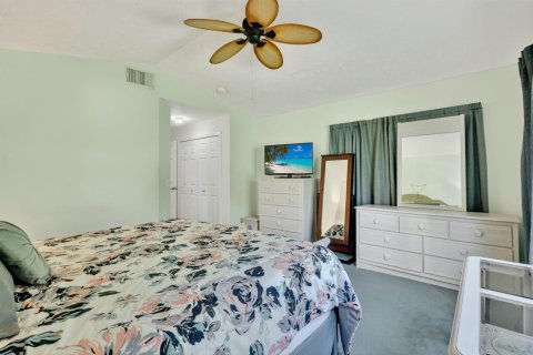 House in St. Lucie, Florida 2 bedrooms, 131.92 sq.m. № 2184482 - photo 18