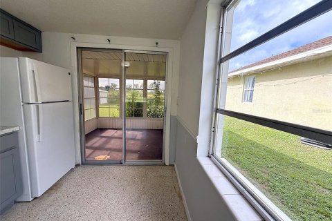 Townhouse in Sebring, Florida 2 bedrooms, 124.86 sq.m. № 2384205 - photo 9