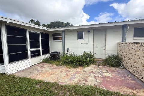 Townhouse in Sebring, Florida 2 bedrooms, 124.86 sq.m. № 2384205 - photo 18