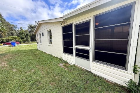 Townhouse in Sebring, Florida 2 bedrooms, 124.86 sq.m. № 2384205 - photo 2