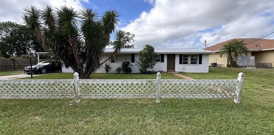 Townhouse in Sebring, Florida 2 bedrooms, 124.86 sq.m. № 2384205