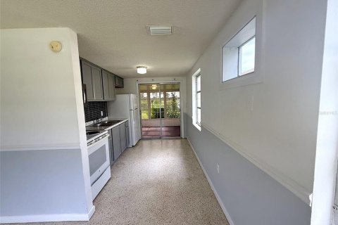 Townhouse in Sebring, Florida 2 bedrooms, 124.86 sq.m. № 2384205 - photo 7