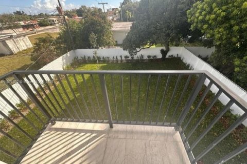 House in Fort Lauderdale, Florida 3 bedrooms, 153.29 sq.m. № 1919960 - photo 22