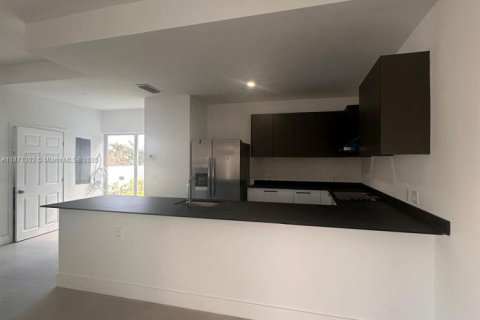 House in Fort Lauderdale, Florida 3 bedrooms, 153.29 sq.m. № 1919960 - photo 8