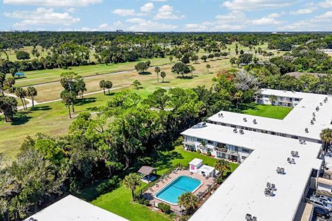 Condo in Daytona Beach, Florida, 1 bedroom  № 2393878 - photo 2