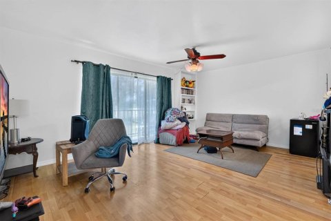 Condo in Daytona Beach, Florida, 1 bedroom  № 2393878 - photo 8