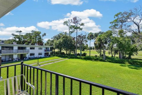 Condo in Daytona Beach, Florida, 1 bedroom  № 2393878 - photo 17