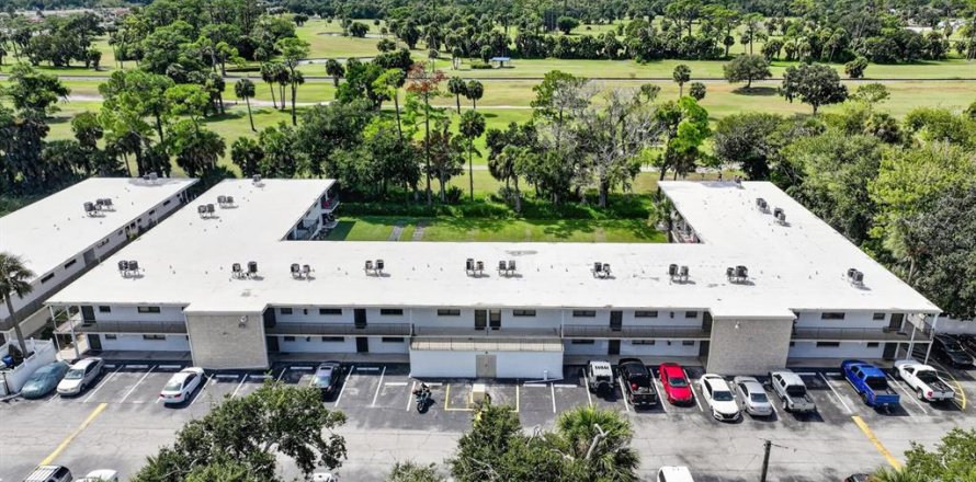 Condo in Daytona Beach, Florida, 1 bedroom  № 2393878