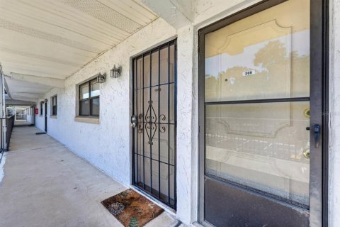 Condo in Daytona Beach, Florida, 1 bedroom  № 2393878 - photo 3