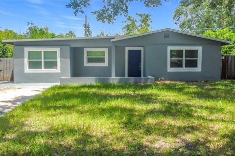 House in Altamonte Springs, Florida 5 bedrooms, 135.92 sq.m. № 1884057 - photo 1