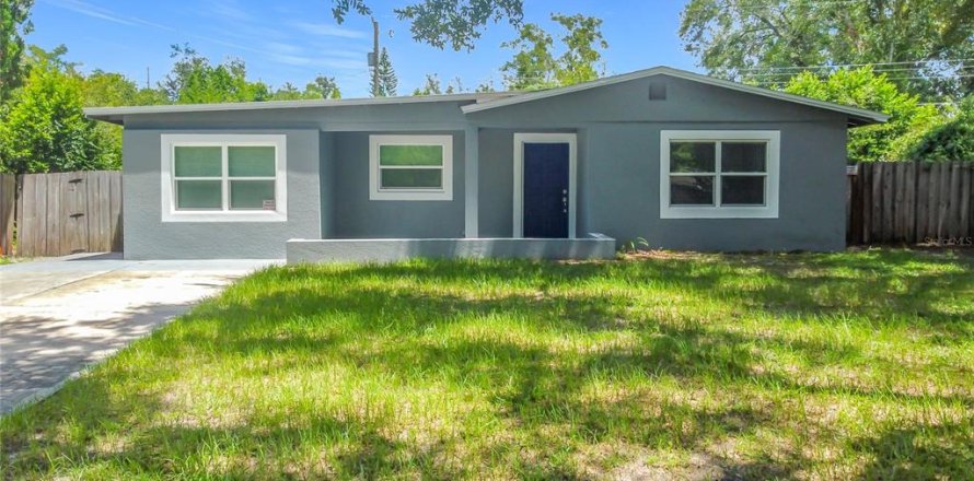 House in Altamonte Springs, Florida 5 bedrooms, 135.92 sq.m. № 1884057
