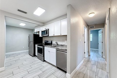 House in Altamonte Springs, Florida 5 bedrooms, 135.92 sq.m. № 1884057 - photo 8