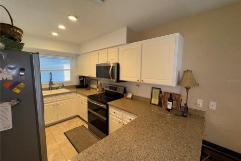 House in Frostproof, Florida 3 bedrooms, 163.14 sq.m. № 1580165 - photo 24