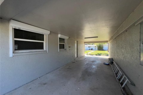 House in Frostproof, Florida 3 bedrooms, 163.14 sq.m. № 1580165 - photo 20