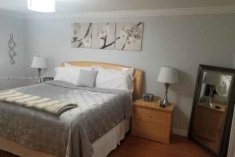 Condo in Fort Lauderdale, Florida, 1 bedroom  № 1954468 - photo 7