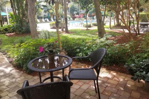 Condo in Fort Lauderdale, Florida, 1 bedroom  № 1954468 - photo 9