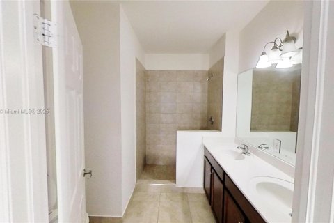 Copropriété à louer à Miami, Floride: 3 chambres, 125.33 m2 № 1896859 - photo 4