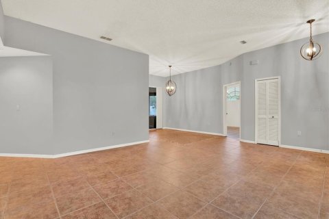 Casa en venta en New Port Richey, Florida, 4 dormitorios, 194.54 m2 № 1907551 - foto 5