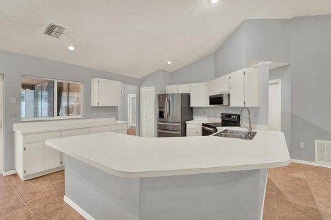 Casa en venta en New Port Richey, Florida, 4 dormitorios, 194.54 m2 № 1907551 - foto 7