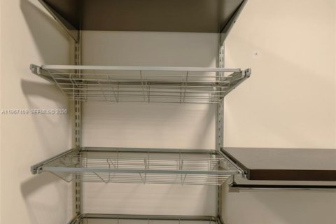 Condominio en venta en Miami, Florida, 1 dormitorio, 73.49 m2 № 2029938 - foto 18