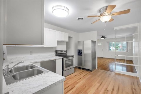 Villa ou maison à louer à Holly Hill, Floride: 2 chambres, 93.27 m2 № 2400934 - photo 11