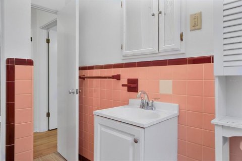 Villa ou maison à louer à Holly Hill, Floride: 2 chambres, 93.27 m2 № 2400934 - photo 29