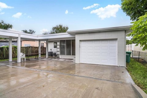 Villa ou maison à louer à Holly Hill, Floride: 2 chambres, 93.27 m2 № 2400934 - photo 30