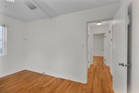 Villa ou maison à louer à Holly Hill, Floride: 2 chambres, 93.27 m2 № 2400934 - photo 25