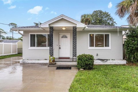 Villa ou maison à louer à Holly Hill, Floride: 2 chambres, 93.27 m2 № 2400934 - photo 2