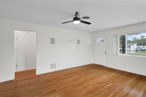 Villa ou maison à louer à Holly Hill, Floride: 2 chambres, 93.27 m2 № 2400934 - photo 6